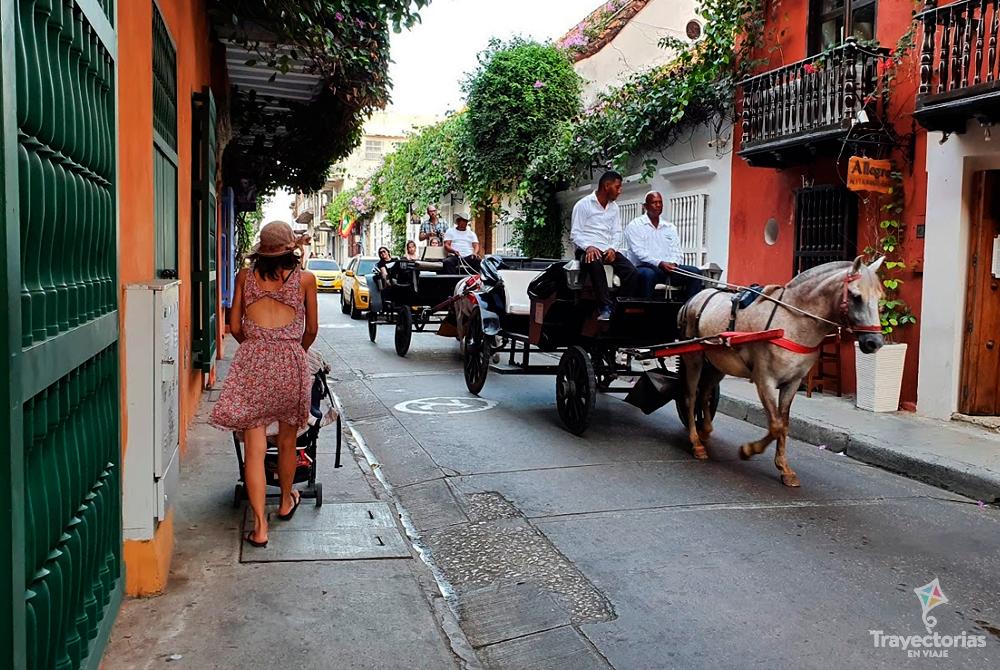 Caminar por la ciudad Amurallada es la mejor actividad en Cartagena. ¡Y es gratis!
